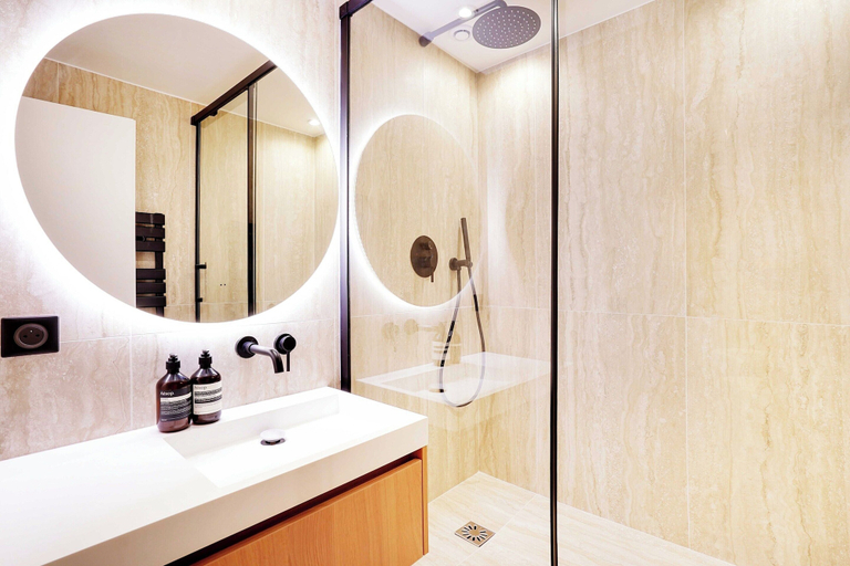 Bathroom 2, UrbanFlat 91 - Beautiful Apartment in Le Marais, Paris