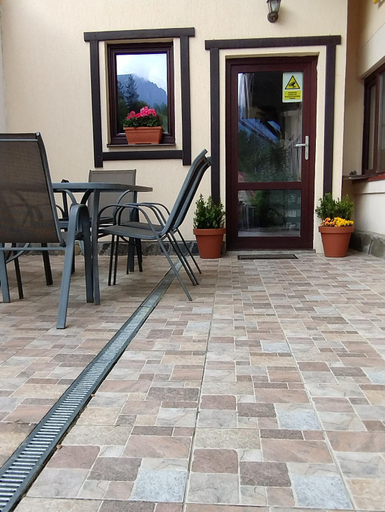 Others 3, Casa cu Flori, Busteni