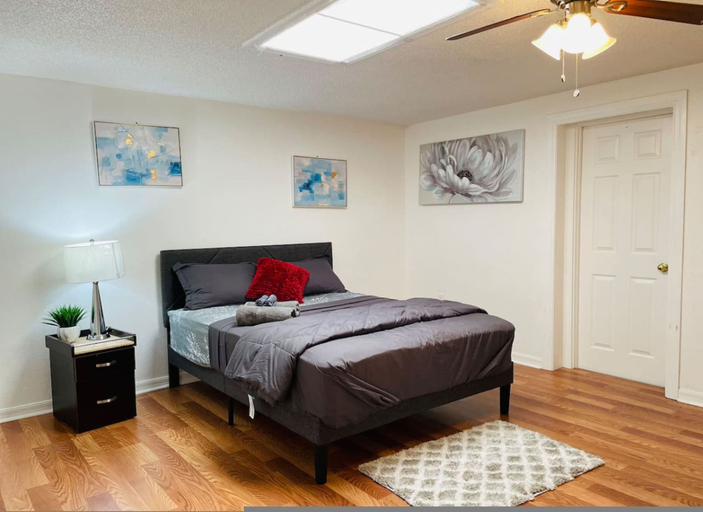 Room 2, Home Close to Saint Pete Pier Quiet Spacious, Pinellas