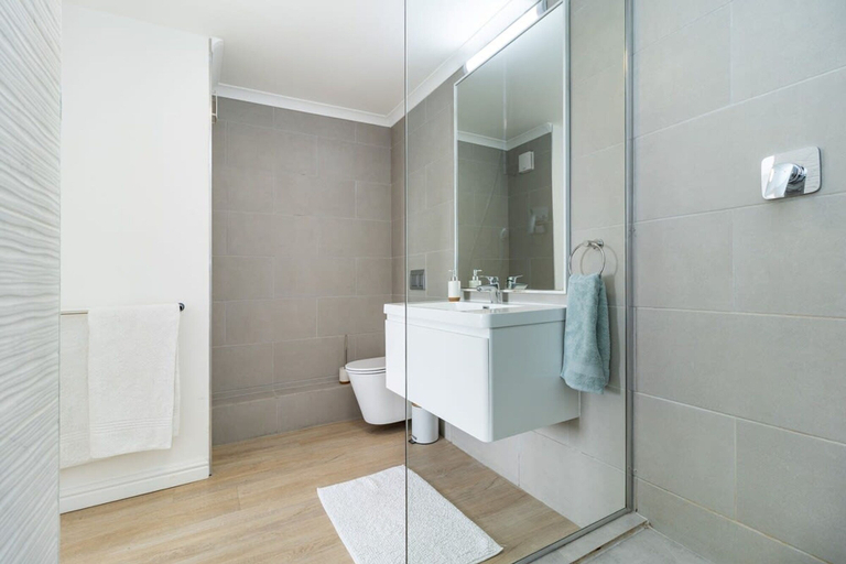 Bathroom, 1 Bedroom Apartment - Seapoint, City of Cape Town