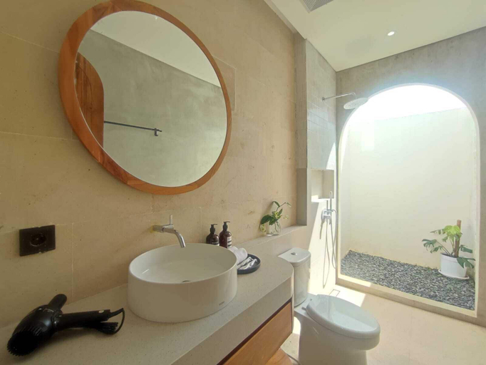 Bathroom 2, Mandapa Villa Kedungu by ABM, Tabanan