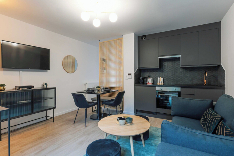 Private kitchen 5, Serene Break With Terrace on the Outskirts of Paris, Seine-Saint-Denis