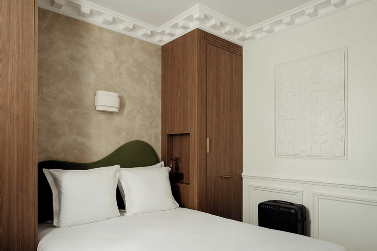 Room 3, Leon Hotel-pigalle/suite-51, Paris