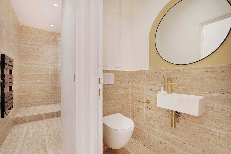Bathroom 5, Chic Apartment - 2br/6p - Parc Monceau, Paris