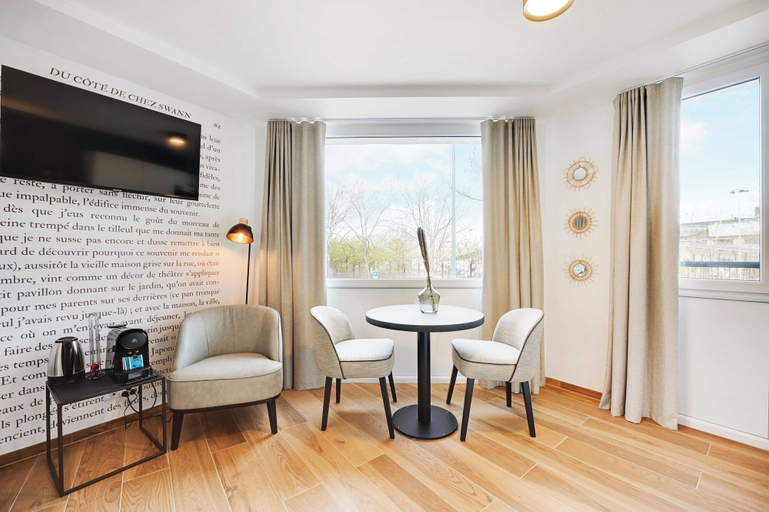 Dining 2, Charming Studio With Rooftop - 2P- Vanves/parc, Hauts-de-Seine
