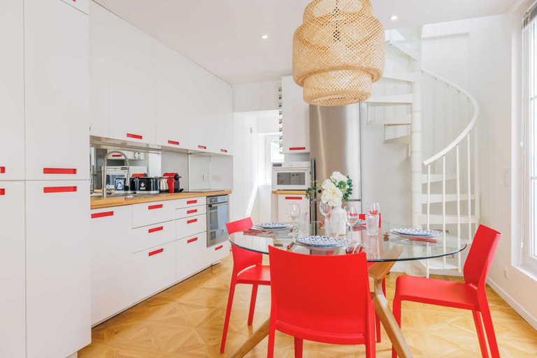 Private kitchen 4, Apartment 1 BDR /4P 16th Near Trocadaro, Paris