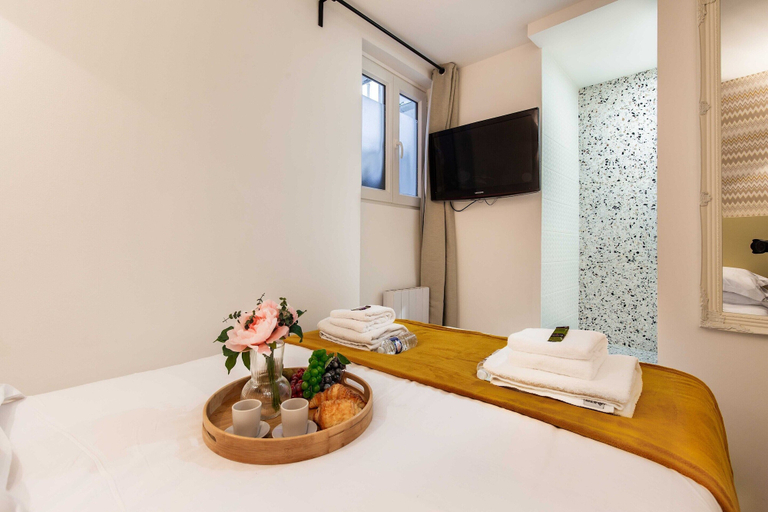 Bedroom 3, Charming Apartment - 1BD /6P - Near Eiffel Tower, Paris