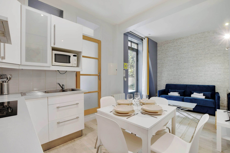 Private kitchen 5, Charming Apartment - 1BR 4P - Musee de La Poste, Paris