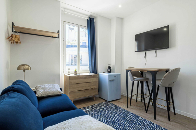 Living area, Cozy Studio - Cannes Center - 2 People, Alpes-Maritimes