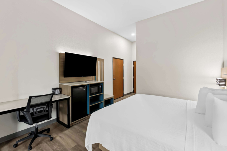Bedroom 4, Sonesta Essential Beaumont, Jefferson