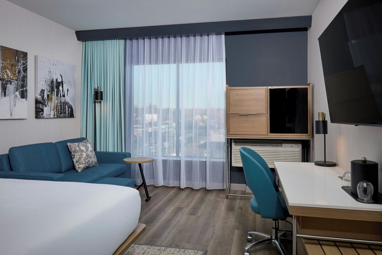 Bedroom 3, Courtyard by Marriott Denver Downtown West, Denver