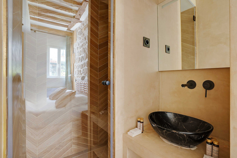 Bathroom 3, Amazing 3 BDR - Place des Vosges, Paris