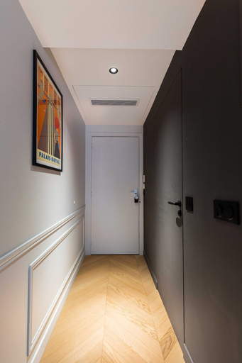 Interior 3, Magnificent 1 room apartment, Paris
