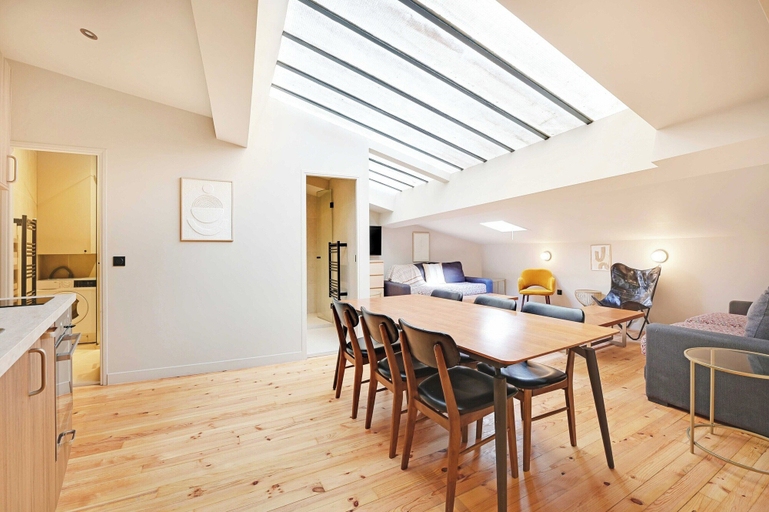 Dining 3, Charming Apt - 2bd/10p - Buttes aux Cailles, Paris