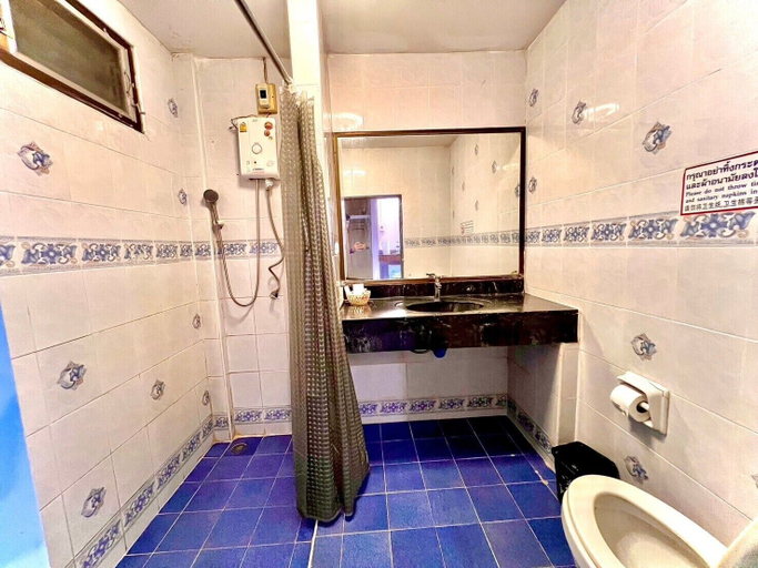 Bathroom 24