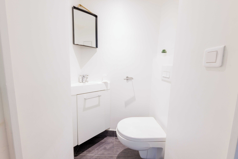 Bathroom 3, Cozy apartment - 2BR/4P - Place Pigalle, Paris