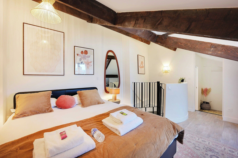 Room 2, Charming Duplex in Marais for 2 People, Paris