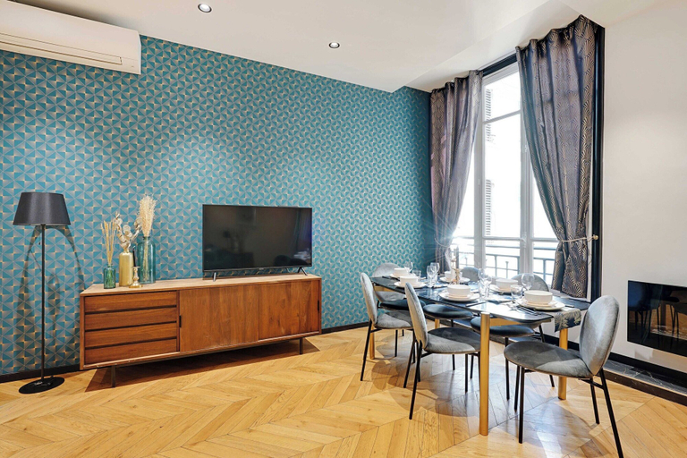 Dining 4, Luxurious Apartment - 2br/8p - Faubourg-du-roule, Paris