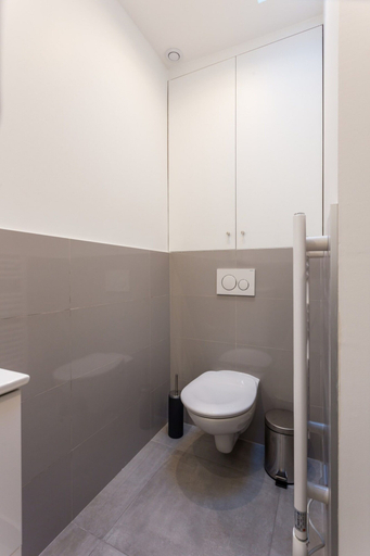 Bathroom 2, Modern Apartment - 2br/4p - Faubourg-du-roule, Paris