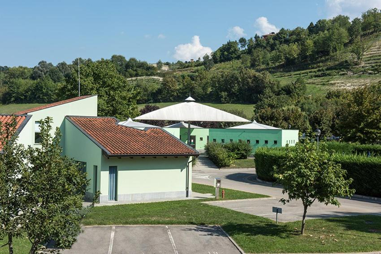 Exterior 14
