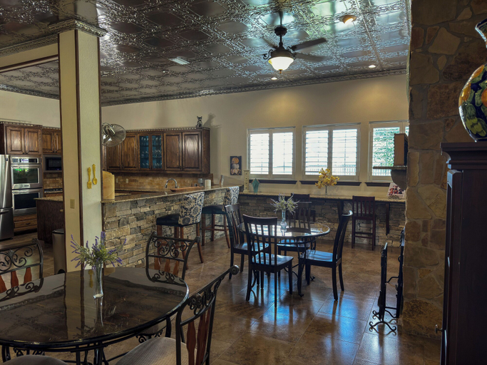 Food & Drinks 5, Bliss On The River, Llano
