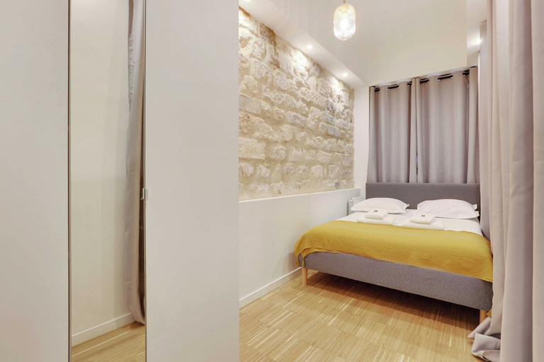 Room 2, Spacious Apartment - 4br/10p Near Montmartre, Paris