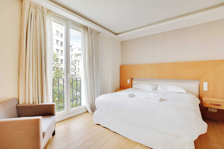 Bedroom 3, charming Appt with a/c- 1bd/2p - tour eiffel , Paris