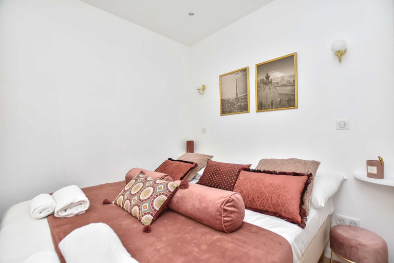 Bedroom 3, Amazing Apartment - Le Marais, Paris
