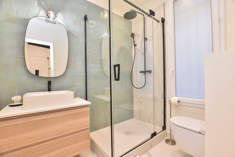 Bathroom 4, Cozy apartment - 1BR/3P - Rue du Bac, Paris