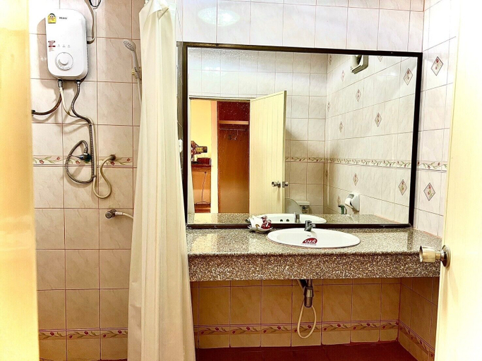 Bathroom 8