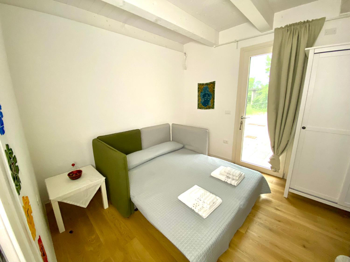Others 5, Agriturismo - Apis in tabula, Ancona