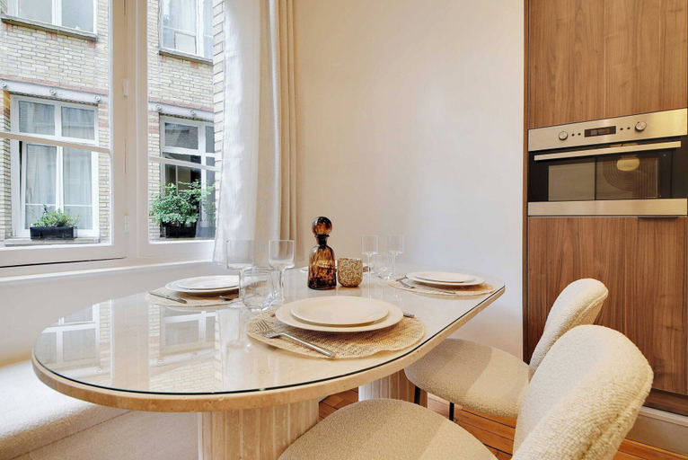 Dining 5, Chic Apartment - 1br/4p - Strasbourg-saint-denis, Paris