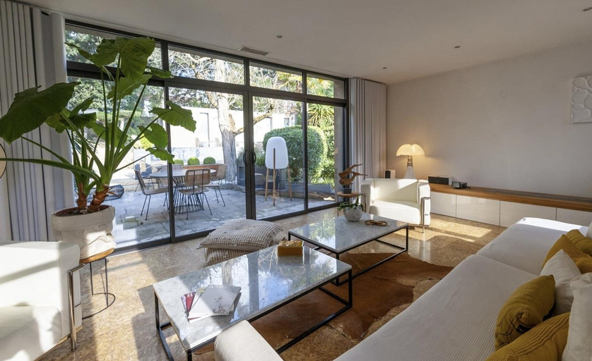 Others 3, House Avenue, Aude