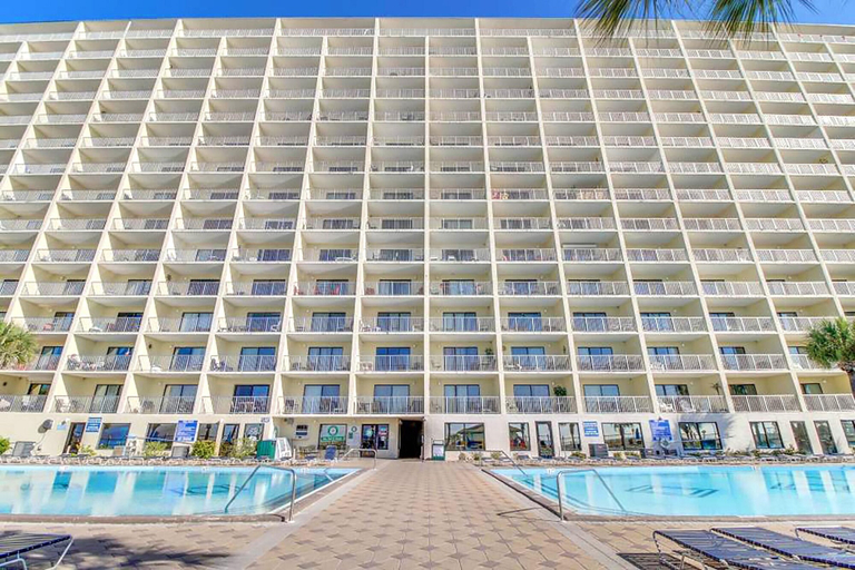 The Summit 431, Bay
