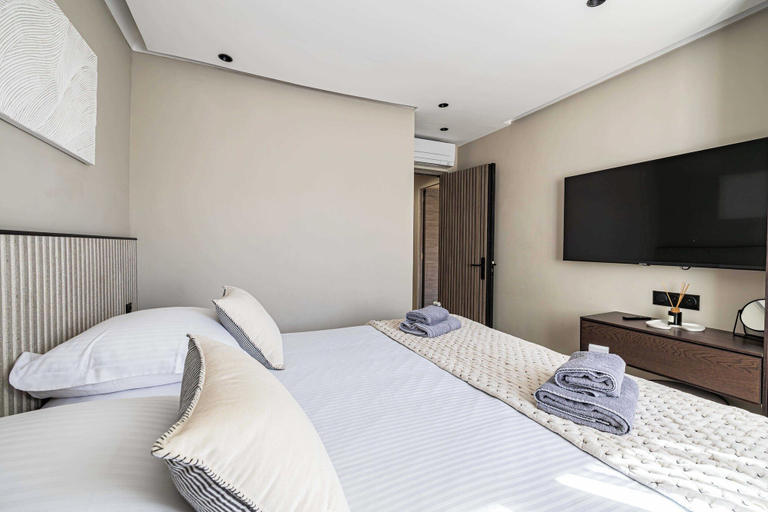 Room 4, Sublime Haussmannian Apartment, Alpes-Maritimes