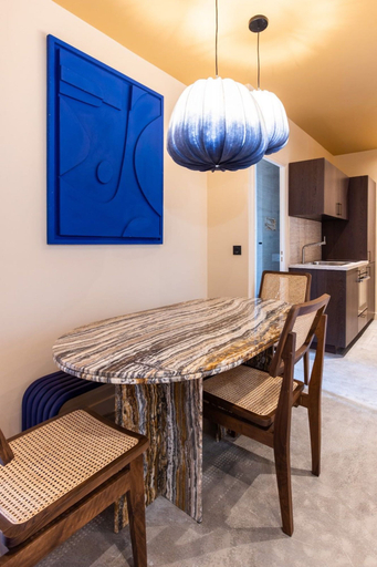 Dining, Gorgeous Apartment - 2br/8p - Arts et Metiers, Paris