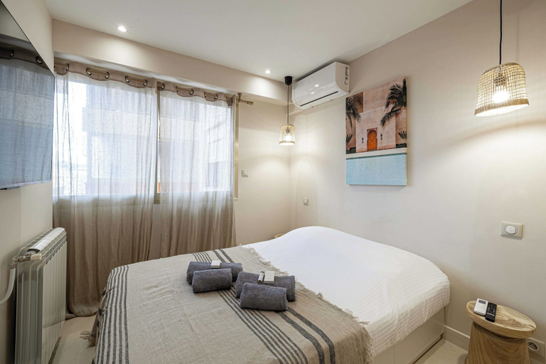 Room 5, Renovated Flat 250m From the Beach - Town Centre - 2br/6p, Alpes-Maritimes