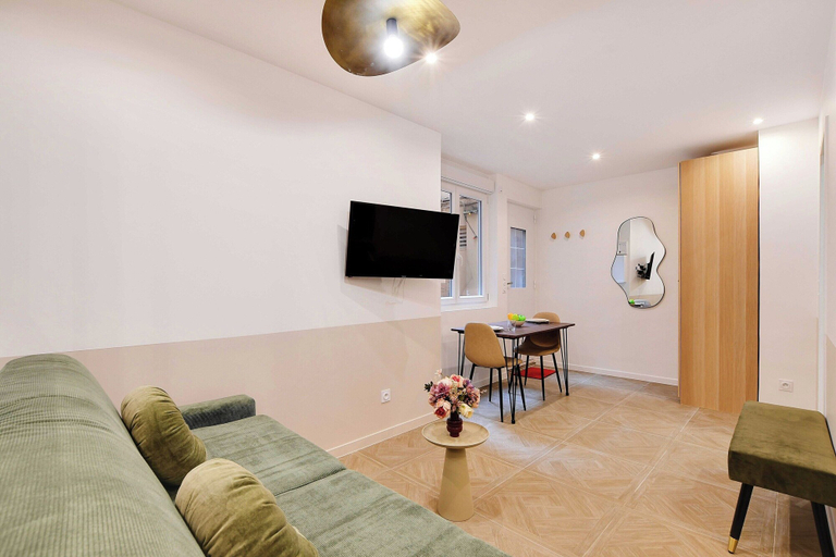 Living area 5, Cosy Apartment - 1br/5p - Porte St-denis, Paris
