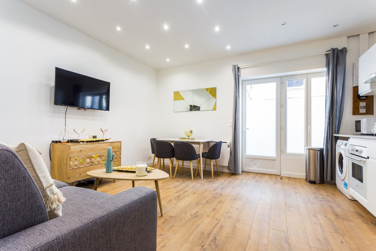 Living area 4, Comfortable Apartment -1br/4p- La Roquette, Paris