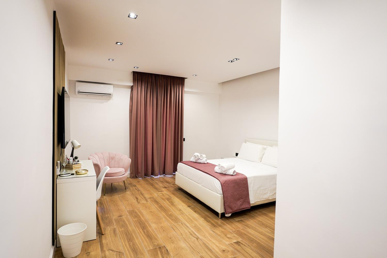 Others 4, Luxury room, Napoli