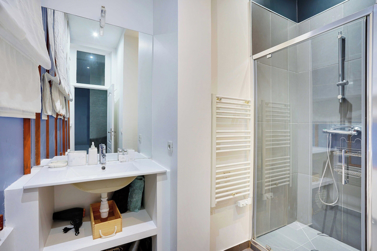 Bathroom 4, Welcoming Apartment - 1br/2p - Arts et Metiers, Paris