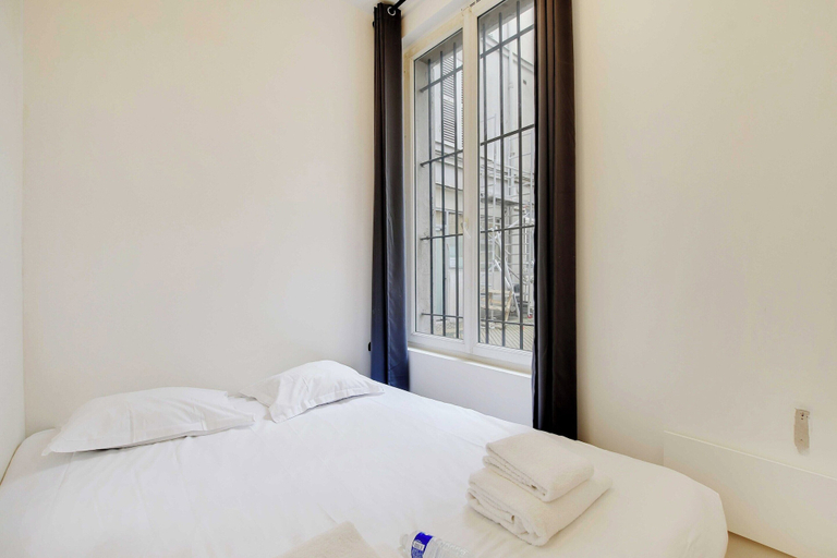 Bedroom 3, Welcoming Apartment - 1br/4p - Grands Boulevards, Paris