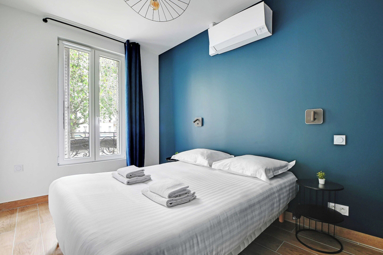 Bedroom 4, Refreshing 2bd/6p Apartment - 18th ard, Paris