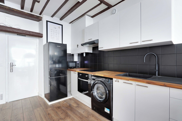 Private kitchen 2, Spacious Studio in Cute Neighborhood, Paris