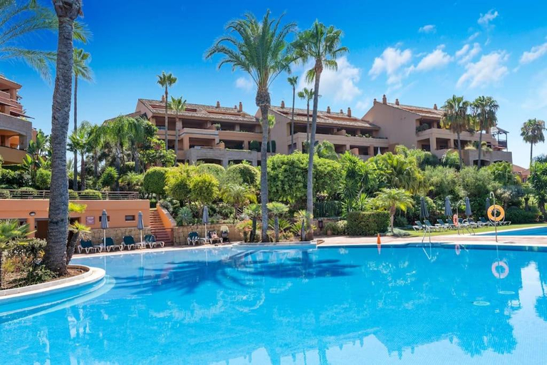 Sport & Beauty 2, Breath taking views at Las Brisas, 3BR Flat w/Pool, Málaga
