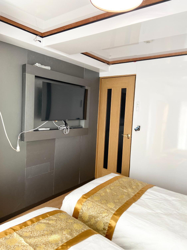Bedroom 9
