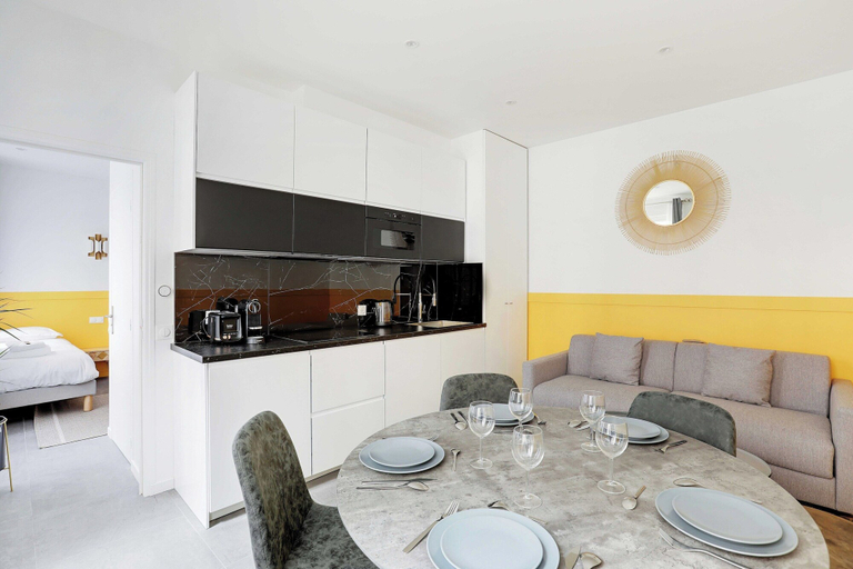 Private kitchen 2, Cosy Apartment - 1br/3p - Hotel des Invalides, Paris