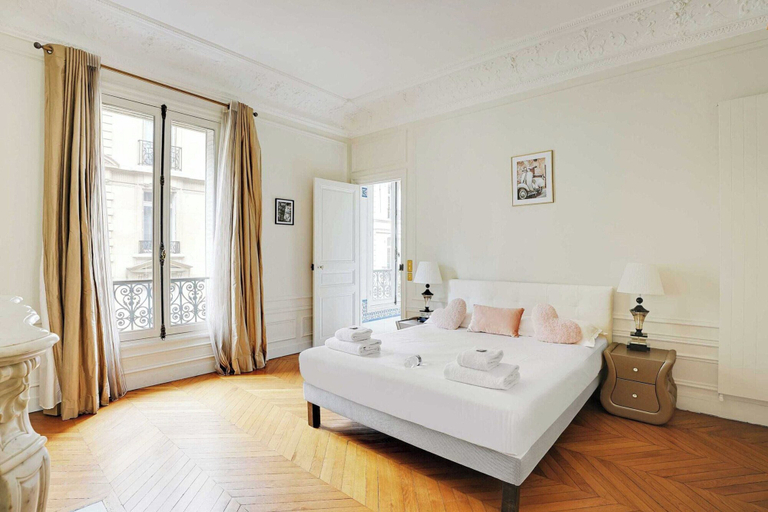 Room 4, Splendid Spacious Apartment - Trocadero, Paris