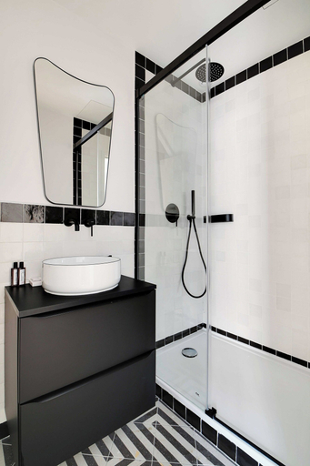 Bathroom 4, Modern Apartment - 1br/4p - Javel / Tour Eiffel, Paris