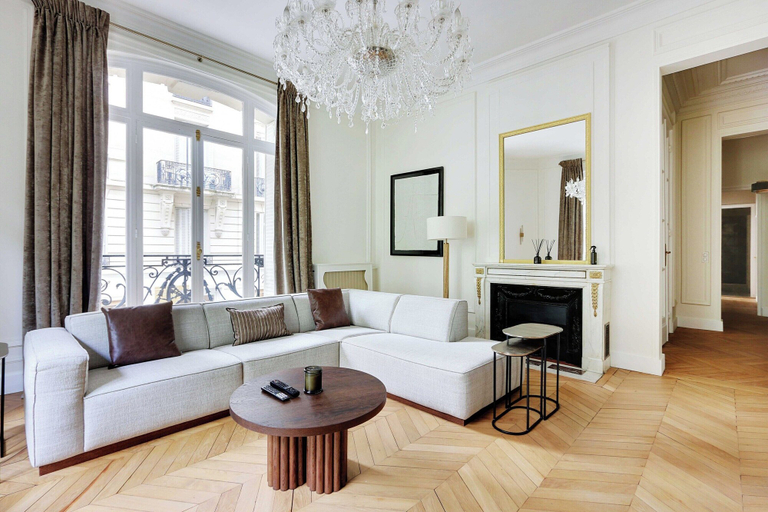 Living area 4, Spacious Apartment - 2br/4p - Arc de Triomphe, Paris